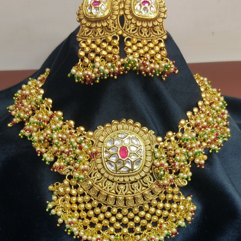 HIGHGOLDPLATED PREAL NECKLACE FOR BRIDAL